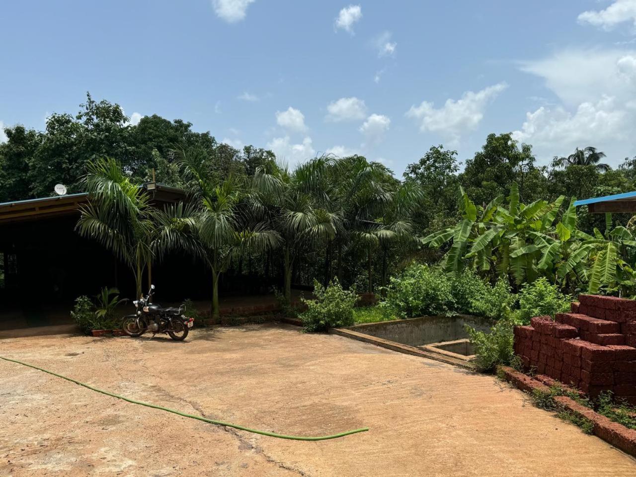 Hotel Shalini Palace Ratnāgiri Exteriör bild